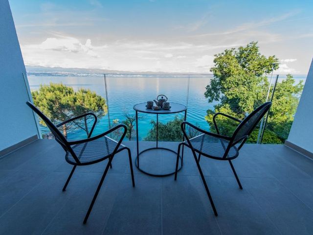 Boutique Hotel Acacia — 1.4 km away from Opatija Lungomare
