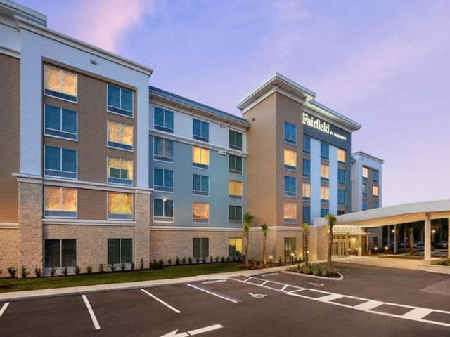 Fairfield by Marriott Inn & Suites Orlando at Millenia — 5.2 km away from EDC Orlando