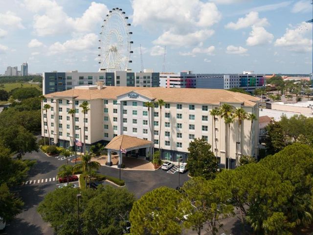 Fairfield Inn & Suites by Marriott Orlando International Drive/Convention Center — 300 m away from ICON Park