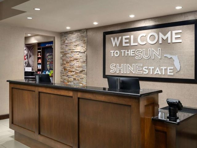 Hampton Inn & Suites Orlando/Downtown South - Medical Center — 2.8 km away from EDC Orlando