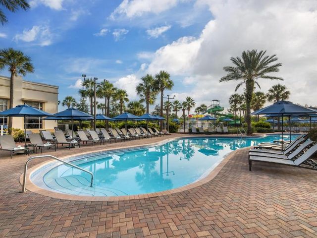 Hilton Grand Vacations Club Las Palmeras Orlando — 400 m away from SAP Sapphire