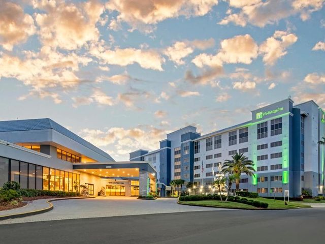 Holiday Inn Orlando International Dr-ICON by IHG — 400 m away from ICON Park