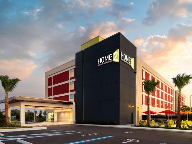 Home2 Suites By Hilton Winter Haven — 450 m away from LEGOLAND Florida