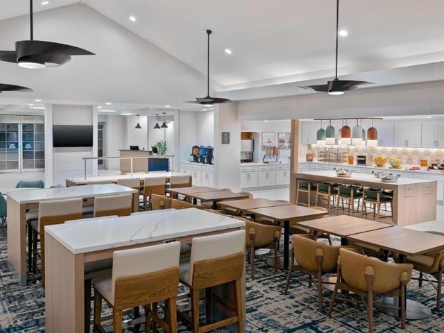 Homewood Suites by Hilton Orlando-Nearest to Universal Studios — 1 km away from Universal Orlando