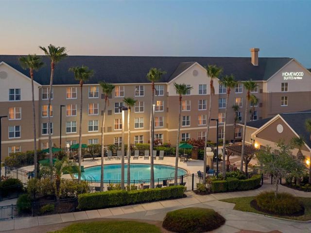 Homewood Suites by Hilton Orlando-UCF Area — 2 km away from UCF