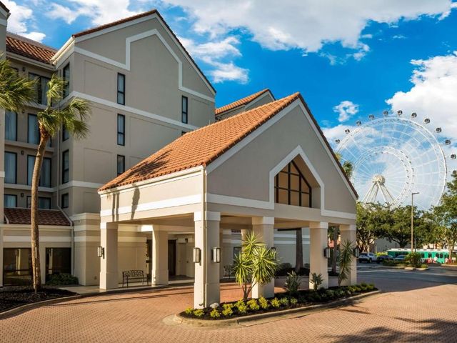 Sonesta ES Suites Orlando International Drive — 300 m away from ICON Park