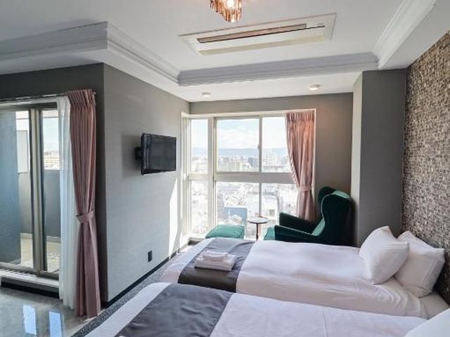 HOTEL STATE TENNOJI — 2.4 km away from Yanmar Stadium Nagai