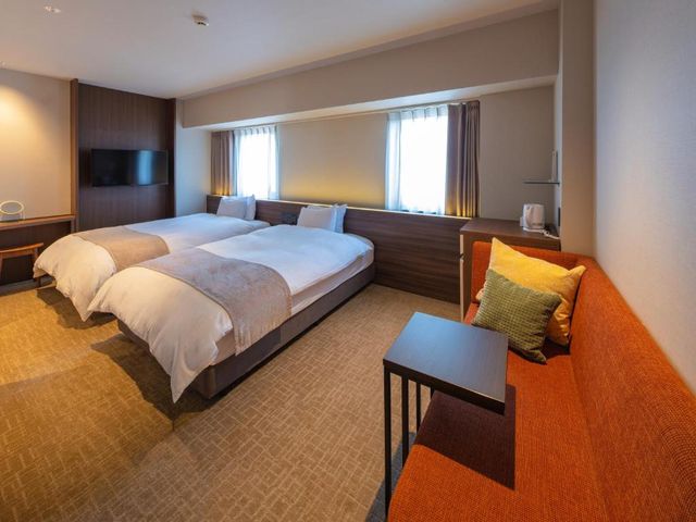 New Osaka Hotel — 250 m away from Shin-Osaka Station