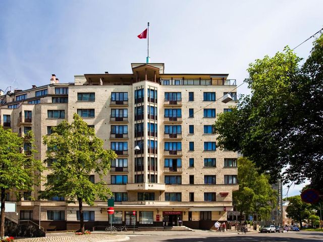 Thon Hotel Slottsparken — 3.4 km away from Oslo University Hospital