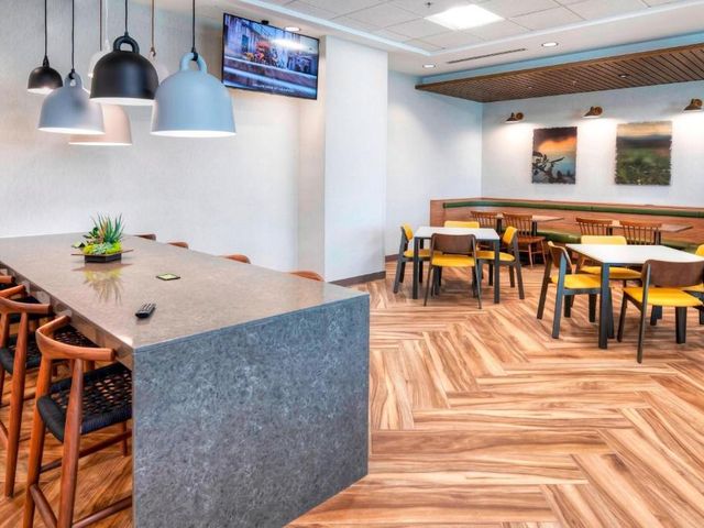 Fairfield Inn & Suites by Marriott Ottawa Airport — 1.3 km from the airport