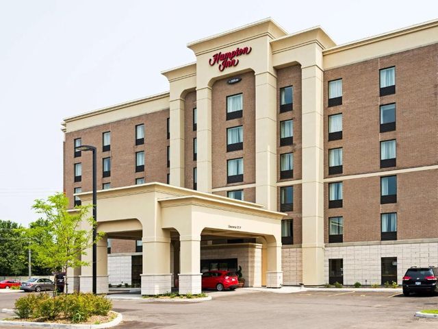 Hampton Inn by Hilton Ottawa Airport — 2.4 km from the airport