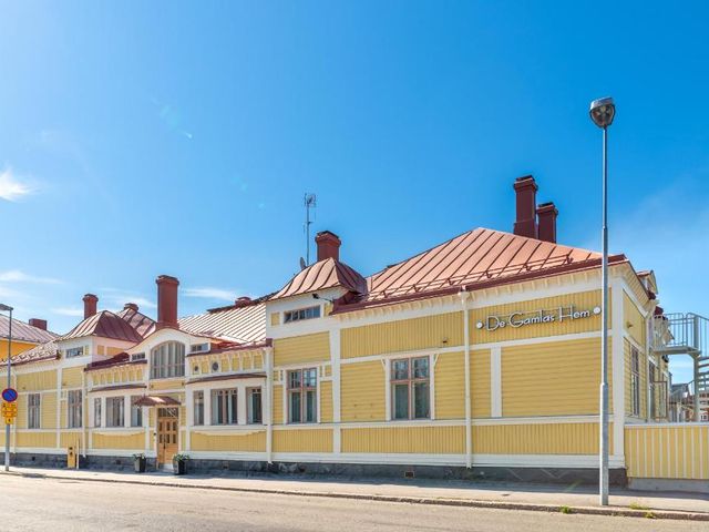De Gamlas Hem Hotel & Restaurant — 2.1 km away from Nallikari Beach Oulu