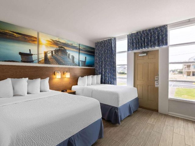Days Inn by Wyndham Kill Devil Hills Oceanfront - Wilbur — 900 m away from Wright Brothers Memorial Outer Banks