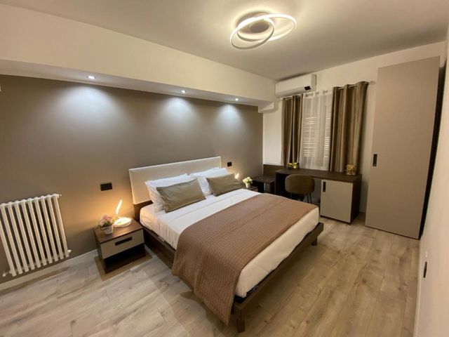 Hotel Plaza Ungheria — 200 m away from Teatro Massimo Palermo