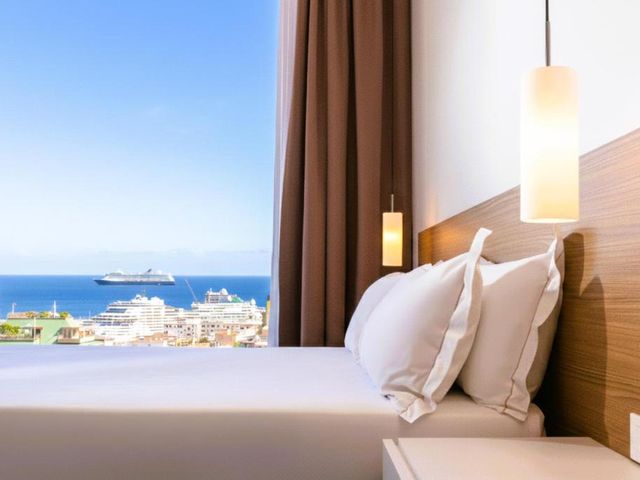 Skyline Boutique Hotel — 350 m away from Teatro Massimo Palermo