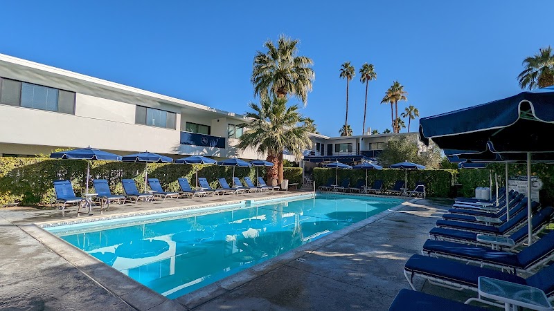 Holiday House Palm Springs — Downtown Palm Springs