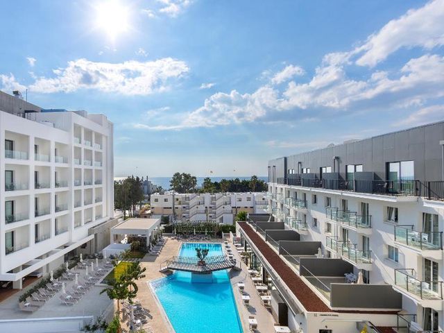 Anemi Hotel & Suites — 1.1 km away from Paphos Harbour