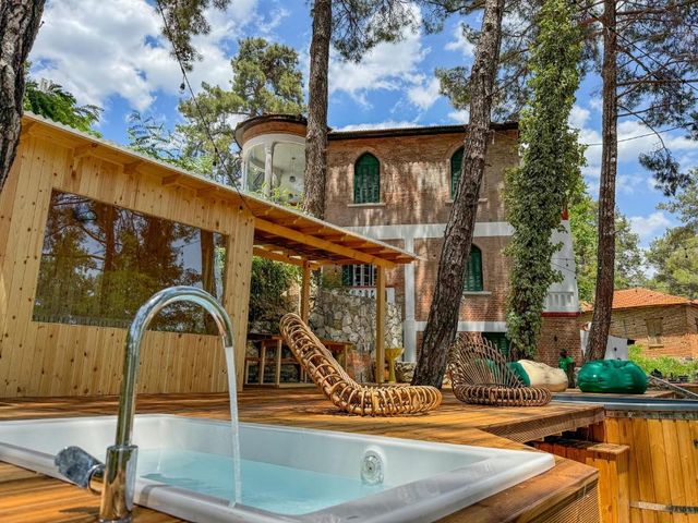 Semiramis Boutique Hotel & Spa — 500 m away from Troodos Mountains from Paphos