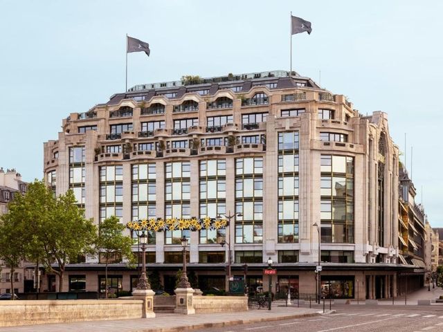 Cheval Blanc Paris & Dior Spa Cheval Blanc Paris — 300 m away from Louvre Museum