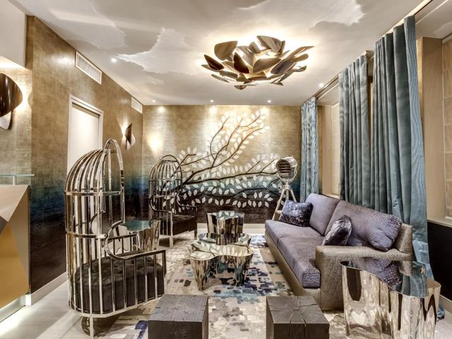 Hotel d'Amiens — 150 m away from Paris Gare du Nord