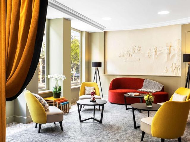 Hotel Ducs de Bourgogne — 400 m away from Louvre Museum