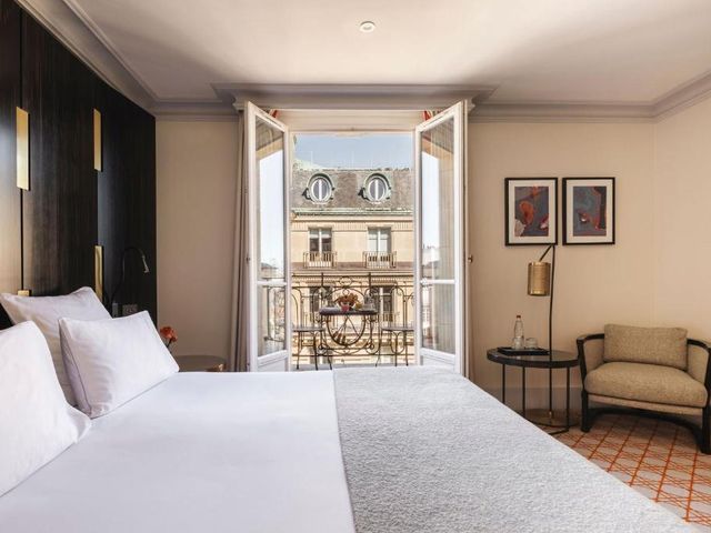 Hotel Montalembert — 400 m away from Musee d'Orsay
