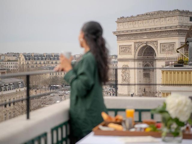 Hôtel Napoleon Paris — 250 m away from Arc de Triomphe