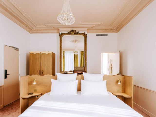 Le Charmant Hôtel — 1.9 km away from Stade de France