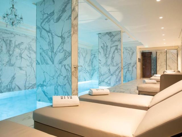 Le Damantin Hôtel & Spa — 450 m away from Paris Fashion Week