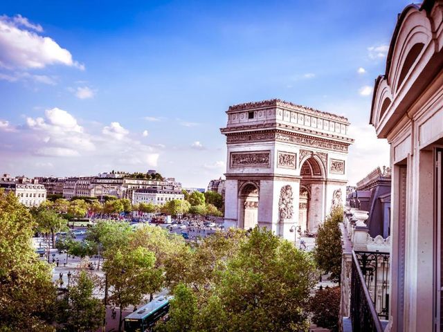 Maison Albar- Le Champs-Elysées — 200 m away from Arc de Triomphe