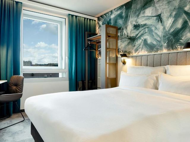 Motel One Paris - Porte de Versailles — 350 m away from Paris Expo Porte de Versailles