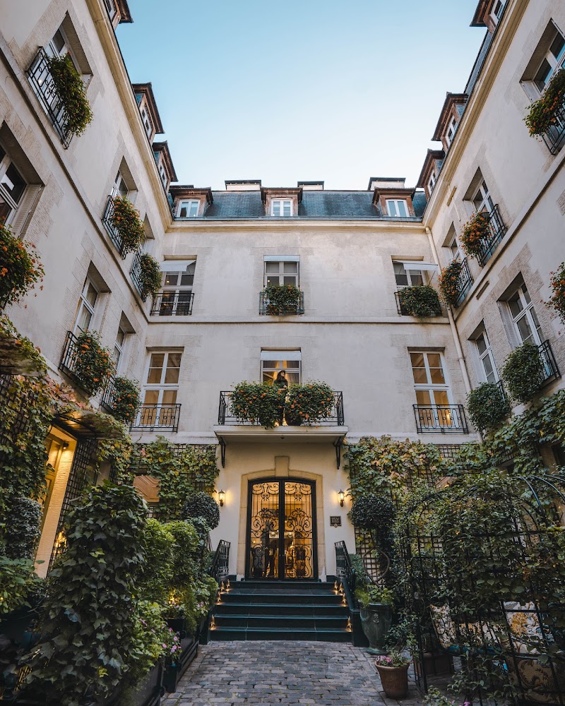 Best Hotels in Paris for Couples