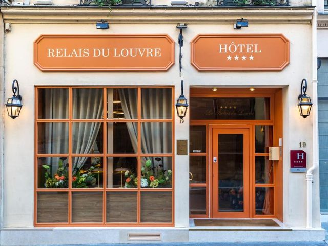 Relais Du Louvre — 250 m away from Louvre Museum