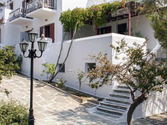 Hotel Manto — 1.9 km away from Kolympithres Beach Paros