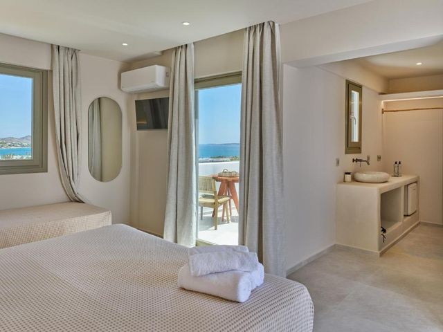 Kali Naousa — 1.4 km away from Kolympithres Beach Paros