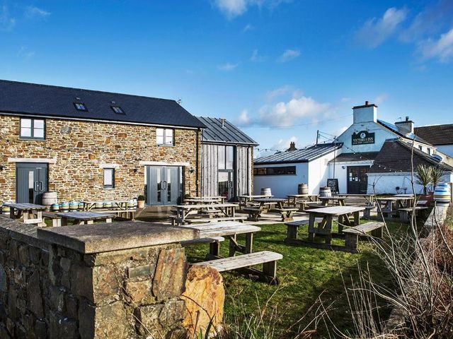 Victoria Inn Brewhouse B&B — 6.4 km away from Pembrokeshire Coast Path