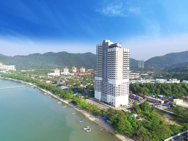 Lexis Suites Penang — 5 km from the airport