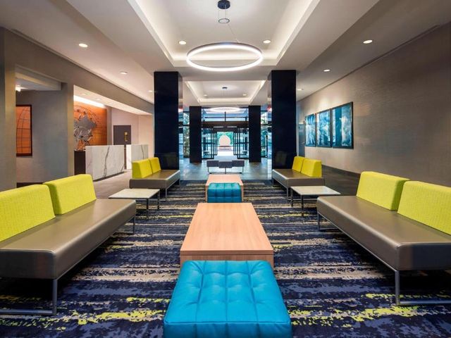Sheraton Suites Philadelphia Airport — 1.8 km from the airport