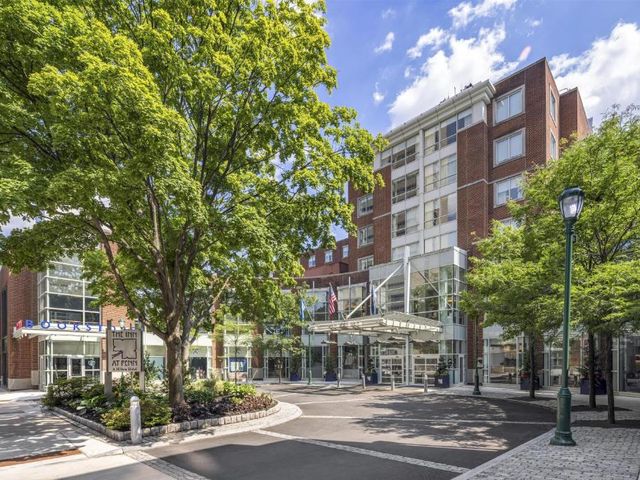 The Inn at Penn, A Hilton Hotel — 50 m away from University of Pennsylvania