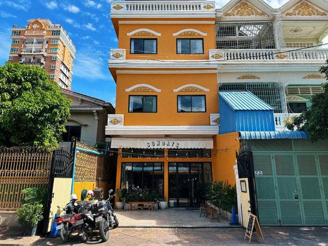 Sundays Boutique Eco Hotel — 19.9 km from the airport