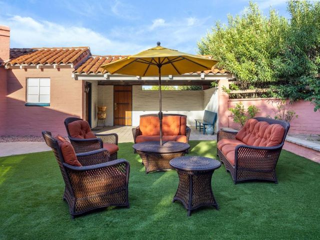 Arizona Inn — 600 m away from University of Arizona Medical Center