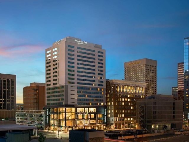 Residence Inn by Marriott Phoenix Downtown — 700 m away from Chase Field
