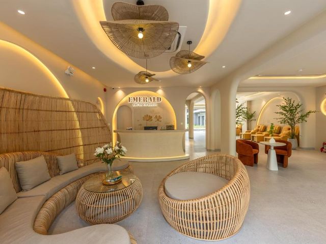 Emerald Boutique Hotel Phú Quốc — 900 m away from Long Beach Phu Quoc