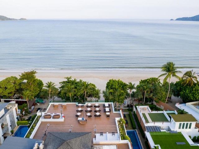La Flora Resort Patong — 400 m away from Patong Beach