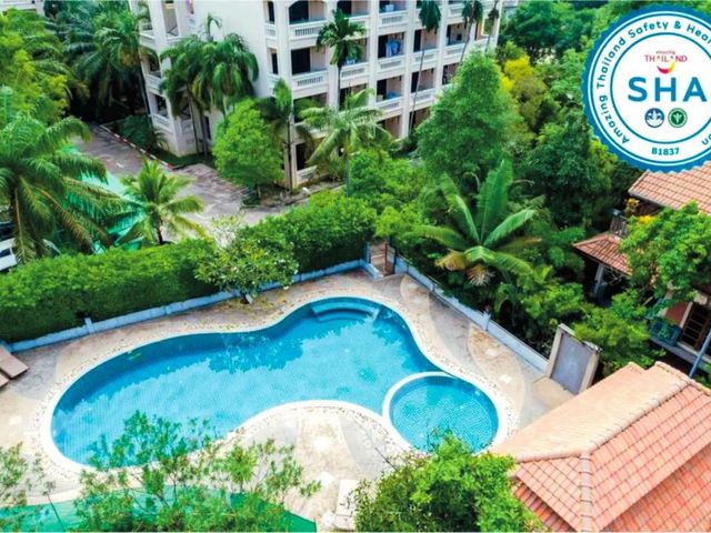 Park 38 Hotel — 1.3 km away from Bangkok Hospital Phuket