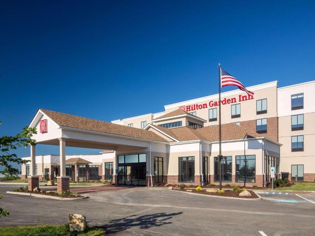 Hilton Garden Inn Pittsburgh Airport — 2.9 km from the airport
