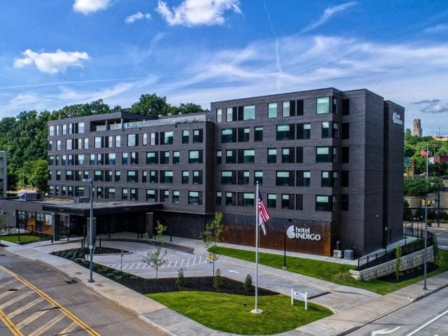 Hotel Indigo Pittsburgh University - Oakland by IHG — 1.4 km away from UPMC Presbyterian