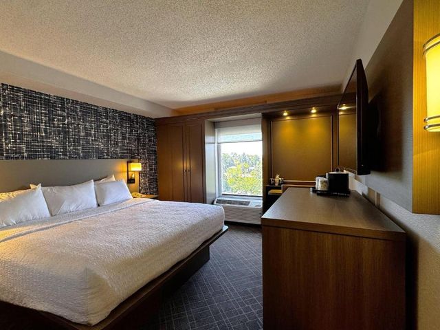 Pittsburgh Airport Inn and Suites — 3.1 km from the airport