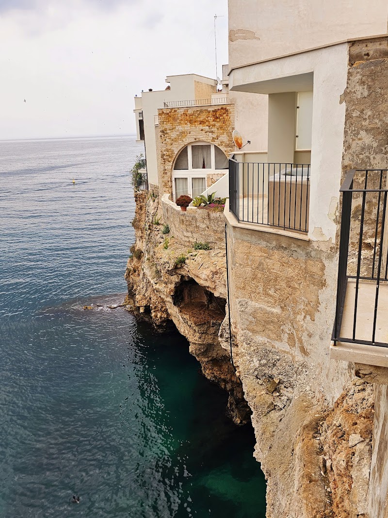 Grotta Palazzese Beach Hotel — Old Town Clifftop