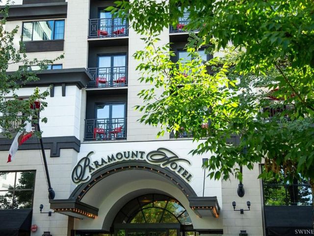 The Paramount Hotel Portland — 2.1 km away from Oregon Health and Science University